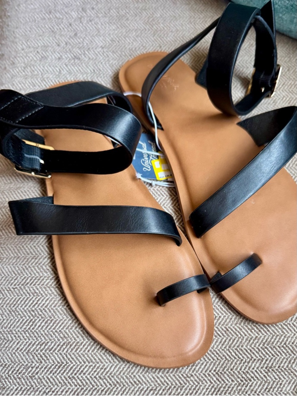 Bundle of 2 Pairs Universal Thread & A New Day Sandals - Size 9 NWTs - Picture 9 of 15